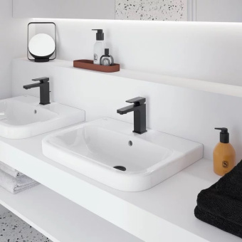 Villeroy & Boch Architectura Square Смеситель для раковины однорычажный черный TVW125001000K5