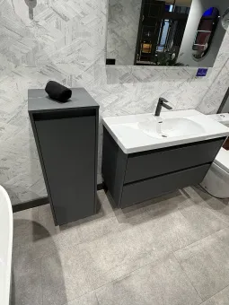 Villeroy & Boch Skyla Шкаф Боковой, 1 дверь, 1 выдвижной ящик, 350 x 1000 x 349 mm, Graphite / Graphite C80200VR
