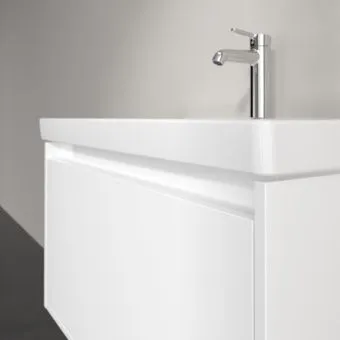 Villeroy & Boch Skyla КОМПЛЕКТ Тумба под раковину, 2 выдвижных ящика, 772 x 596 x 439 mm, Brilliant White +Skyla Pаковина для установки на тумбу, 800 x 460 x 160 mm, с переливом, Альпийский белый C78600VE+5A518001