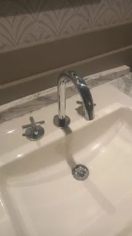 Villeroy & Boch Dawn Комплект ручек двухвентильных + излив TVW10613015361+TVW10612015361